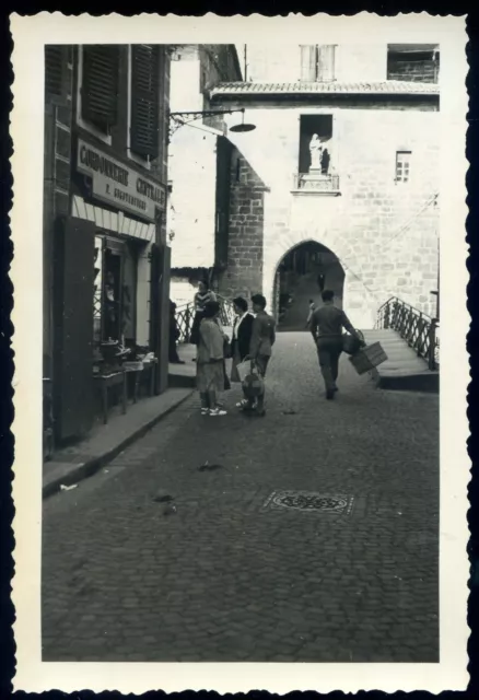 St-Jean pied de Port . cordonnerie centrale  . photo ancienne