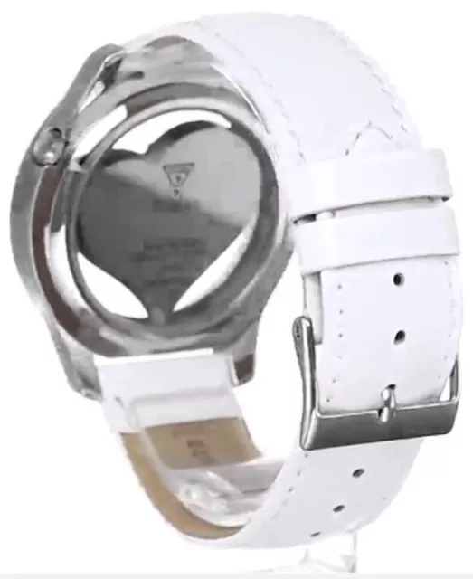 Montre pour femme GUESS en cuir verni blanc cœur cristal U0113L6 LIVRAISON GRATUITE ACHETER ! 2