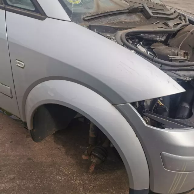 Audi A2 8Z Kotflügel Fender vorn rechts LY7W TEXT