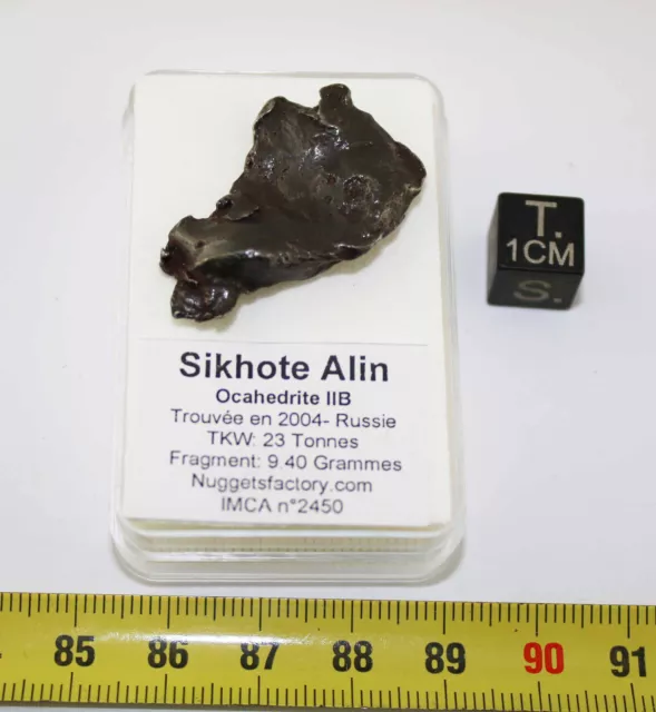 1 Météorite Sikhote Alin dans une boite Ocahedrite IIB ( Russie -  005 ** )