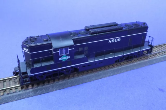 Proto 2000 DCC HO Illinois Central 8909 GP9 Phase III Diesel Engine / Needs Work