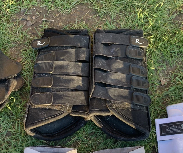 Rhinegold Large Black Brushing Boots