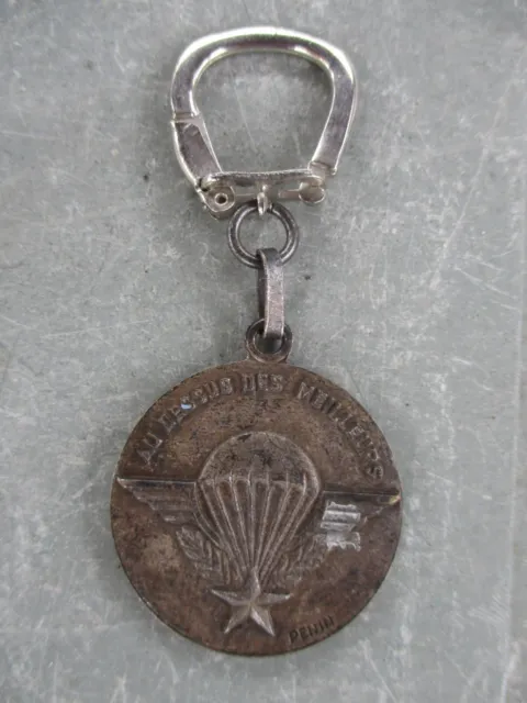 Rare port clés militaire ancien Parachutiste Saint Michel Brevet para Fab. Penin