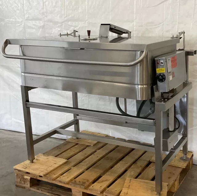 Used Groen 40 Gallon Electric Auto Tilt Skillet NFPC-4 From School