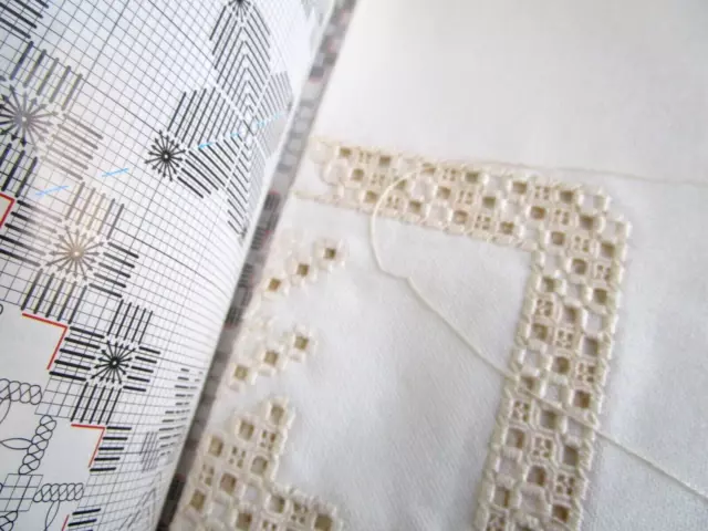 Leisure Arts Teach Yourself Hardanger Bordado"" con proyecto iniciado