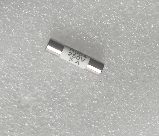 fusible céramique lent / slow universel cylindrique 5x20mm 250V calibre 5A .rfD1 2