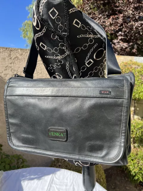 Tumi Alpha Bravo Slim Black Leather Messenger Satchel Crossbody Bag 92112DH