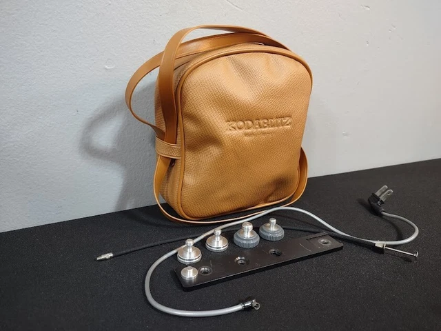 Vintage Kodak KODABLITZ Flash & Carry Bag Zippered Germany Camera 6.5"x5.5"x2.5"