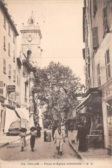 CPA TOULON Place et église cathédrale (143131)