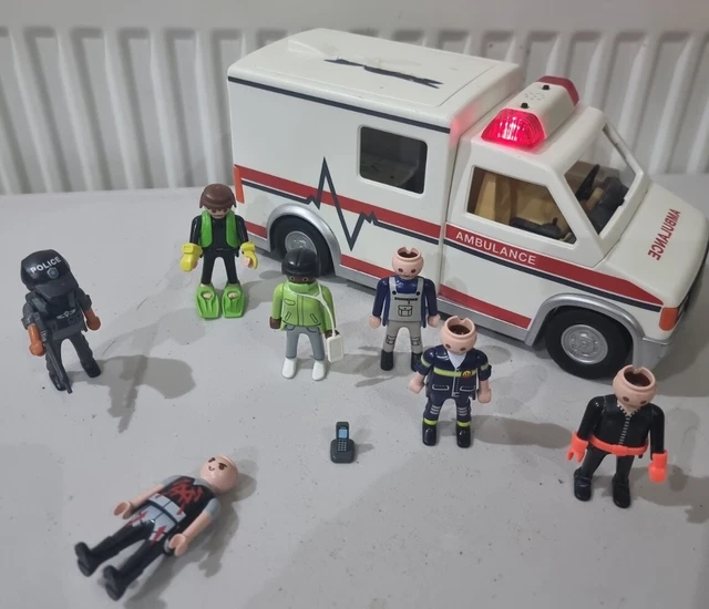 PLAYMOBIL 5681 RESCUE Ambulance retro working lights and sounds