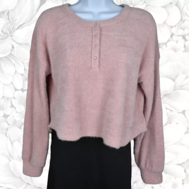 Soft & plush light pink mauve cropped Henley shirt top by Hollister sz xsmall