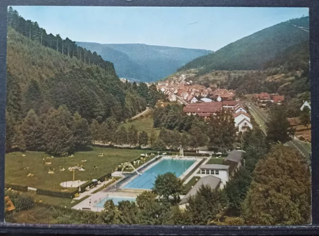 Ansichtskarte AK Postkarte - Luftkurort Calmbach Ortsansicht mit Schwimmbad.