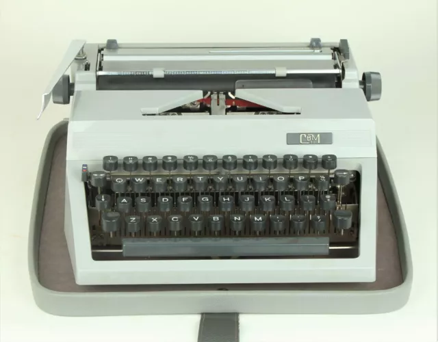 Model 30 Erika / CBM German Typewriter 1967 Serial No. 4192921 2