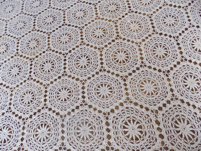 Vtg Cream Off-White Hand Crochet Double Bedspread Medallions Lace 98x103"