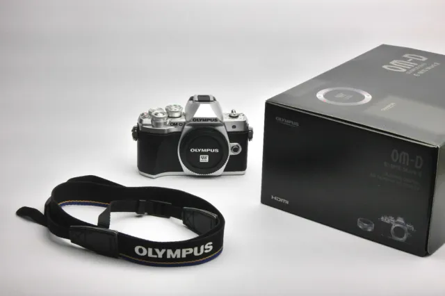 Olympus OM-D E-M10 Mark III 16.1 MP Body Silver | Excellent, 8,324 Shutter Count