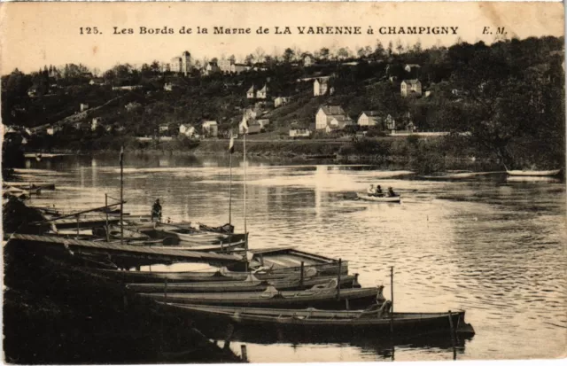 CPA Les Bords de la Marne de La Varenne a Champigny (1352174)
