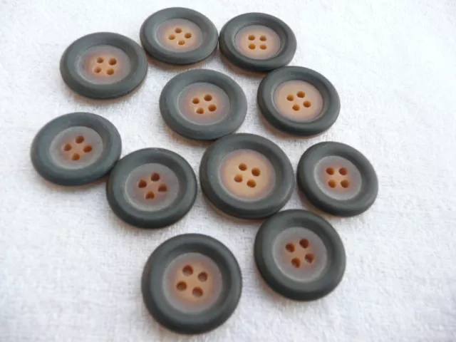 11 boutons anciens  en  plastique ou bakélite beige et bleu