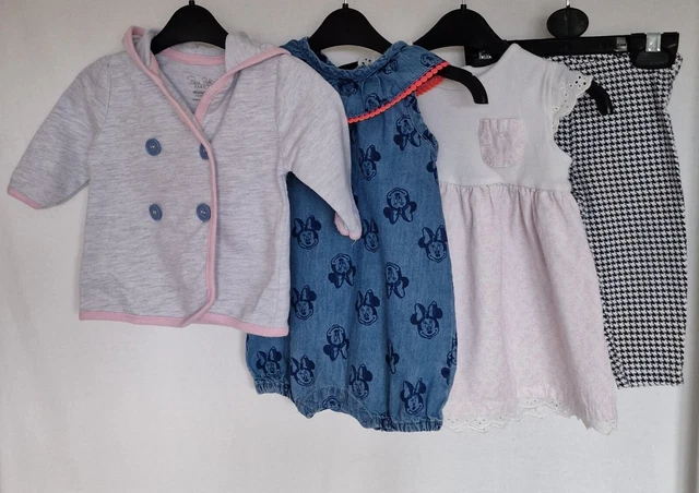 Pacchetto vestiti per bambine età 3-6 Mths. Usato. Buone condizioni. Marche miste. 9