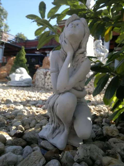 Gartenfigur "Frau hockend" Skulptur, Menschen, Steinguss,28 cm, Gartendeko, Frau