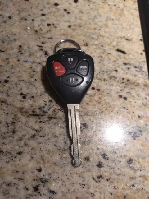 OEM TOYOTACamry 2008 2011  HEAD KEY REMOTE FOB  (4-BUTTON)