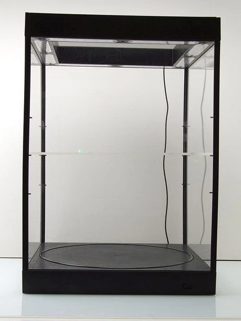 Seule vitrine avec Eclairage LED et Plateau tournant pour ModÃ¨le Auto | Achetez sur