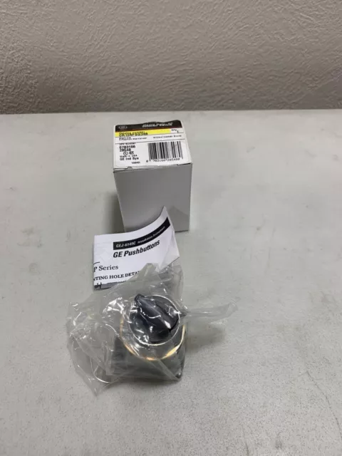GE GENERAL ELECTRIC 3 Position Maintained Selector Switch CR104PSG34B ~ NIB