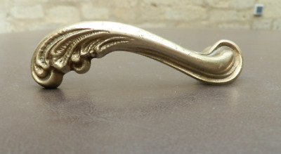 Ancienne poignée de porte style Louis XV en bronze