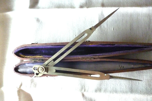 Compas D'atelier Ancien – Début XIXème, Outil Vintage En Métal, N°268