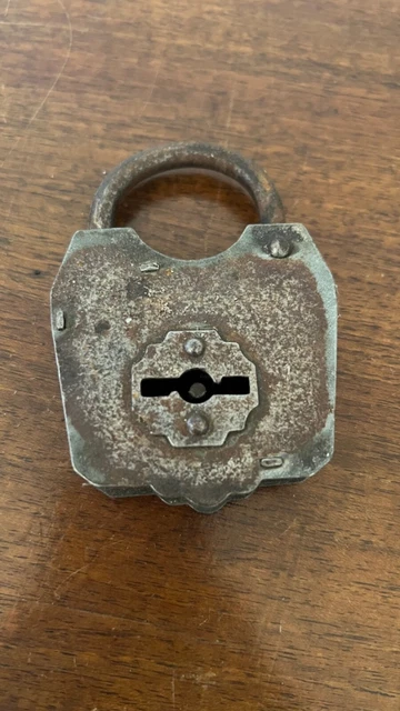 ANCIENNE GRANDE SERRURE en fer forgé, porte de château EUR 60,00