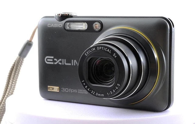 NEAR MINT] CASIO EXILIM EX-FC100 9.1MP Compact Digital Camera
