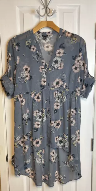 Torrid Womens Gray Floral Tunic 3/4 Sleeve Button Up Empire Waist Size 00