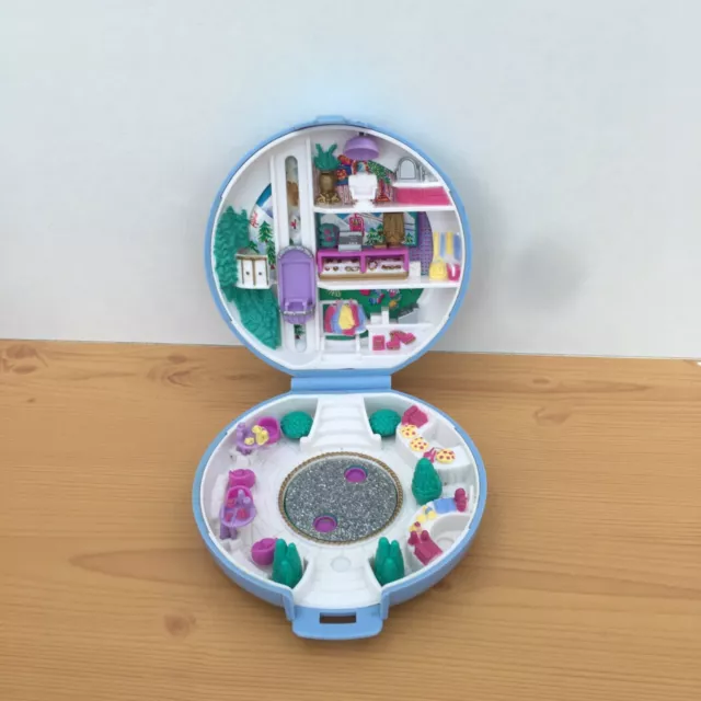Vintage Polly Pocket 1989 Ice Skating Party Compact Collectible Bluebird Toys