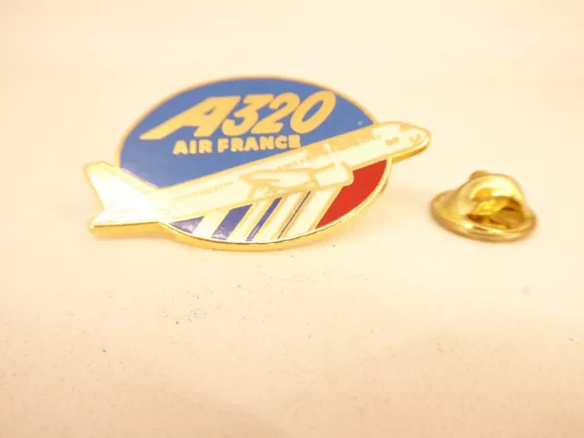 Pin's Pins Pin Badge - AIR FRANCE - AIRBUS - A320 - AVION  / PLANE - METARGENT
