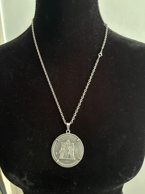 Collier Pendentif Avec Pièce 50 Francs En Argent Massif – Vintage – Occasion