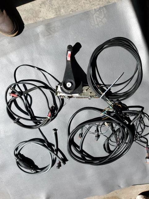 OMC Johnson Evinrude Remote Controls. Cables, w/ Tilt trim  Batt.  Key & Harness