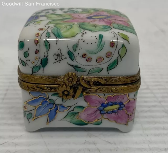 Vintage French Limoges Peint Main Hand Painted Trinket Box Made In France