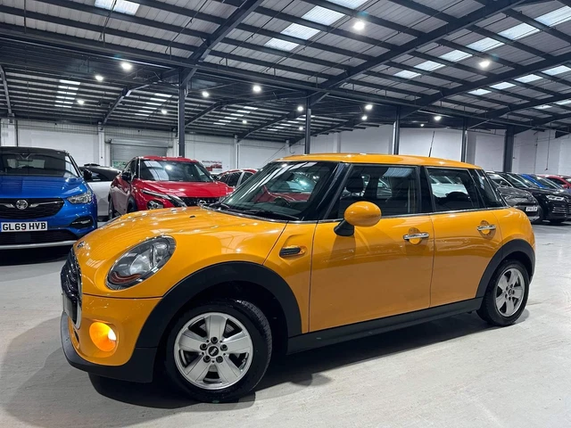 2016 MINI Hatch 1.5 Cooper Auto Euro 6 (s/s) 5dr HATCHBACK Petrol Automatic