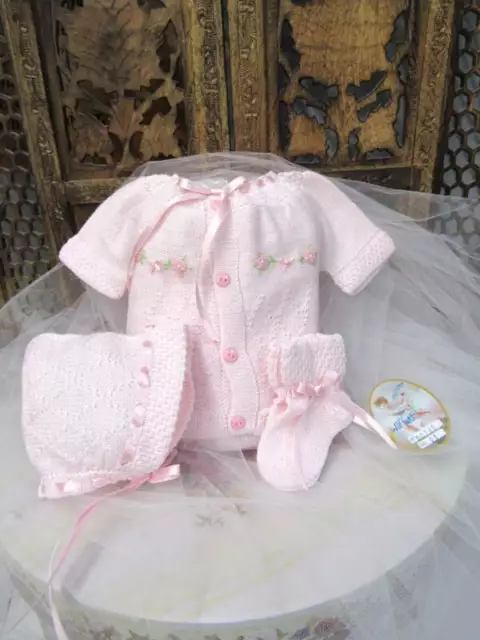 Will'beth Newborn Baby Girl Knit Outfit Bonnet Booties NWT sz 0 Take-Me-Home