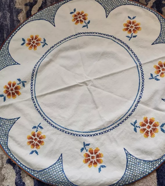 Vintage GERMAN Floral Flowers Spring Round Hand Stitched Table Cover Runner