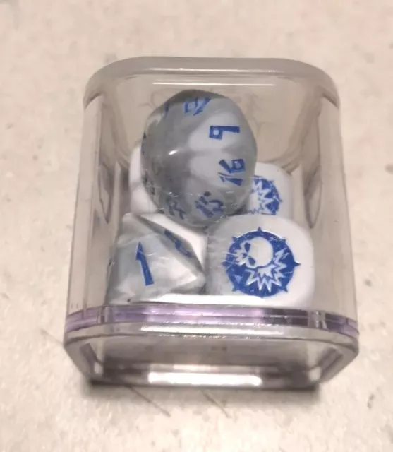 Blood Bowl Dwarf Giants Dice Set White Grey Blue D6 D8 D16