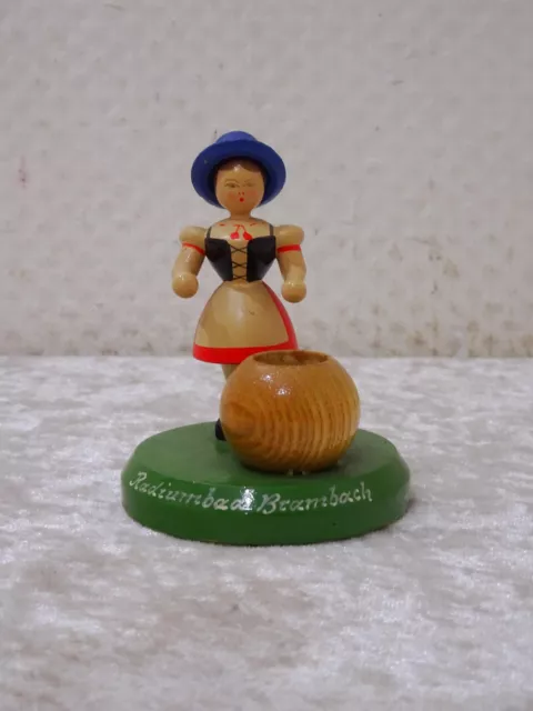 DDR Holz Figur Frau in Tracht Kerzenhalter  Souvenir Radiumbad Brambach Vintage