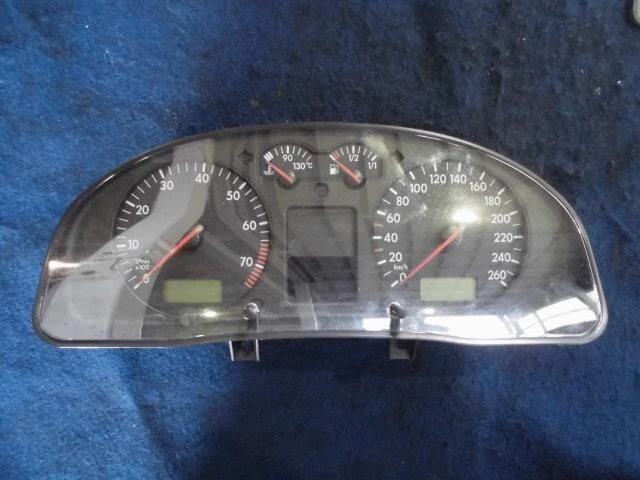 VOLKSWAGEN PASSAT 2000 GF-3BAPRF Tachimetro 3B0 920 822X [usato] [PASKU121673]