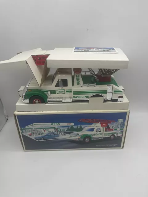 Hess Emergency Rescue Truck Toy Collectible NIB Vintage 1994 Motorized Flashers