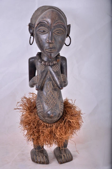 African beautiful luba statue from southeastern part of the DRC