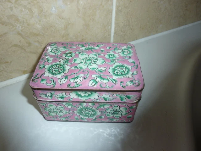 1920-30'S Chinese 10.7  By 7.7Cm Pink Enamel Lidded Box With Green Flower & Leaf