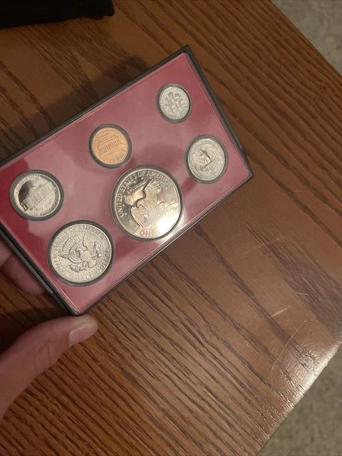 lot of 6 Rolls Old Lincoln Head Wheat Pennies and a 1977 proof set