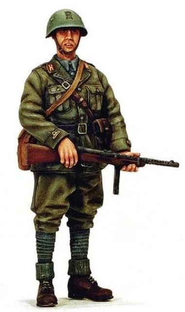 Italian Bersaglieri 1900 48 FIGURES IN 12 POSES 1/72 RED BOX 72030 Italian Bersaglieri 1900 48 FIGURES IN 12 POSES 1/72 RED BOX 72030