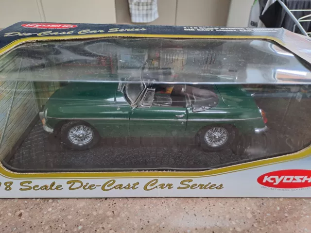 Kyosho 1:18 scale MGB MK1 Convertible Racing Green Boxed