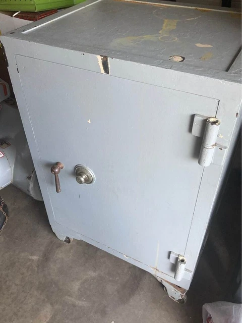 Antique Yale Safe (works)
