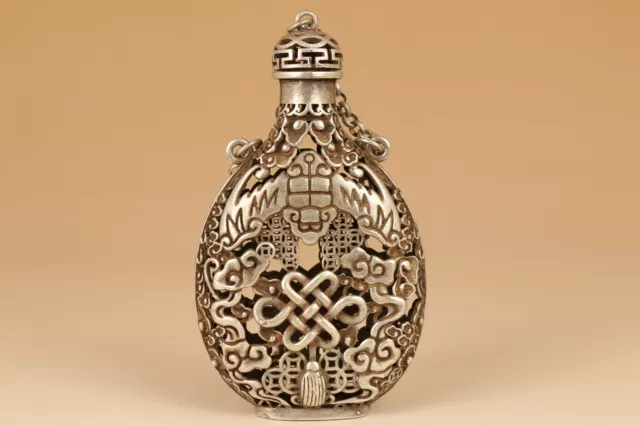 Old Chinese Antique Tibet Silver Carved Chinese Knot Statue Sachet Snuff Bottle